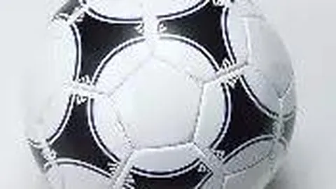 金莲花奖提名引争议，现象剧抢镜，流量明星入选遭质疑公信力下降